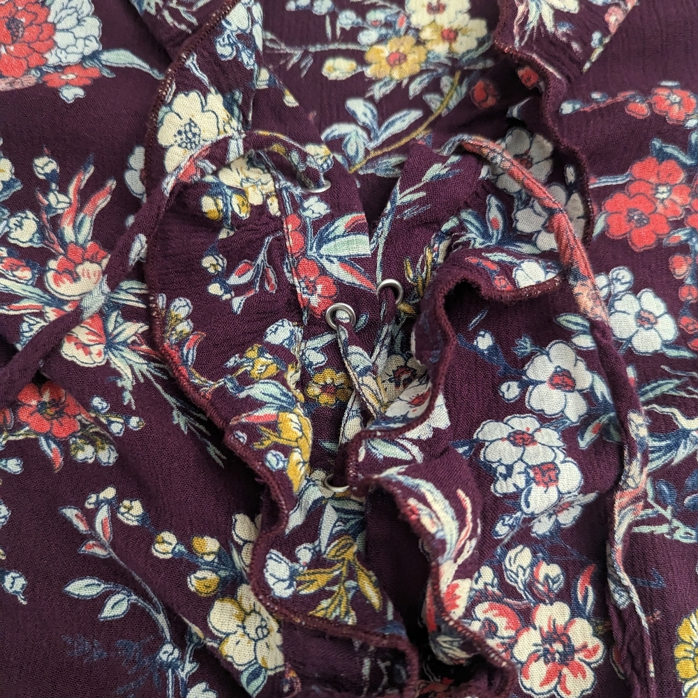 American Eagle Floral Bell Sleeve Lace Up and Ruffles Crop Top - Picture 3 of 4